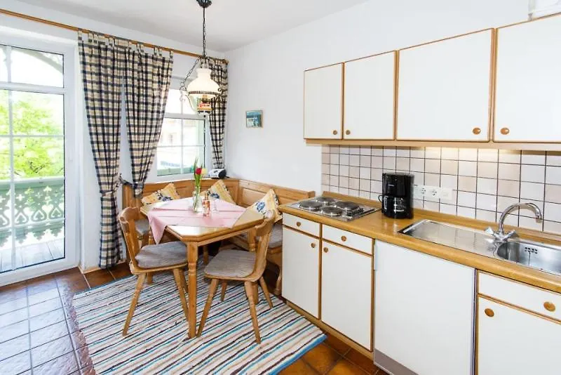 Apartment Cafe Chiemgau Und Gaestehaus Ruhpolding