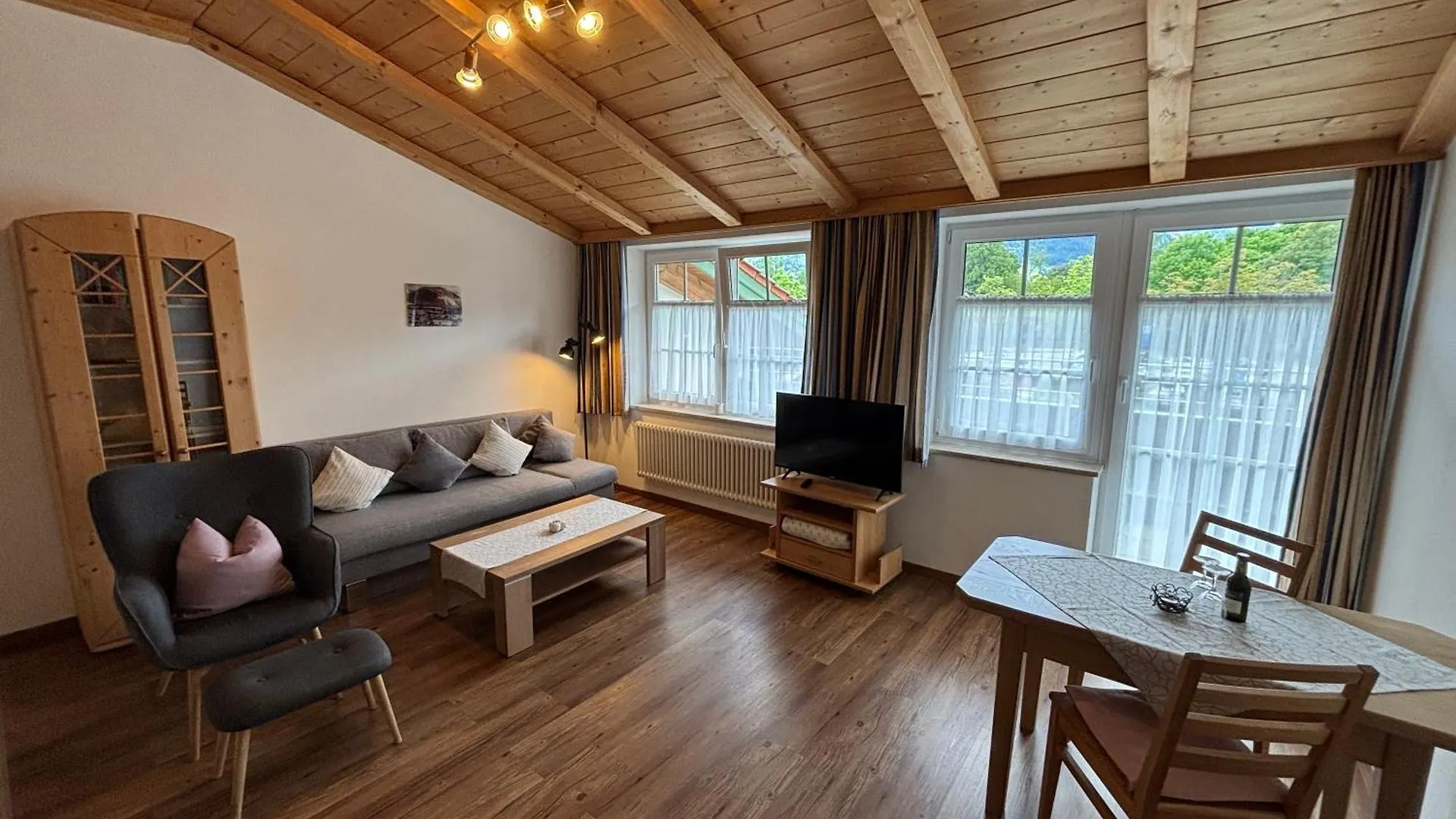 Apartment Cafe Chiemgau Und Gaestehaus Ruhpolding